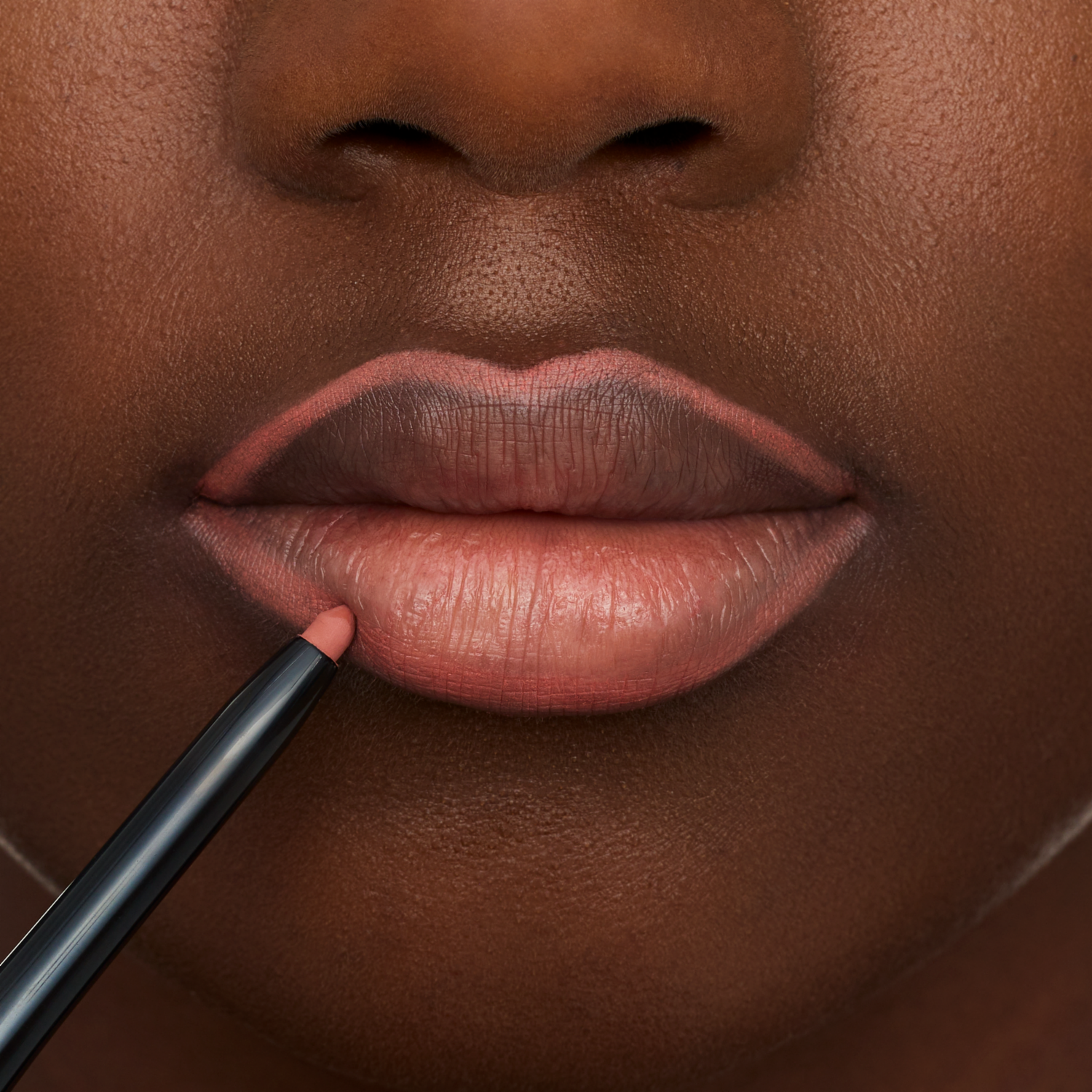 Delineador De Labios 8h Matte Confort 04 ESSENCE 3 G