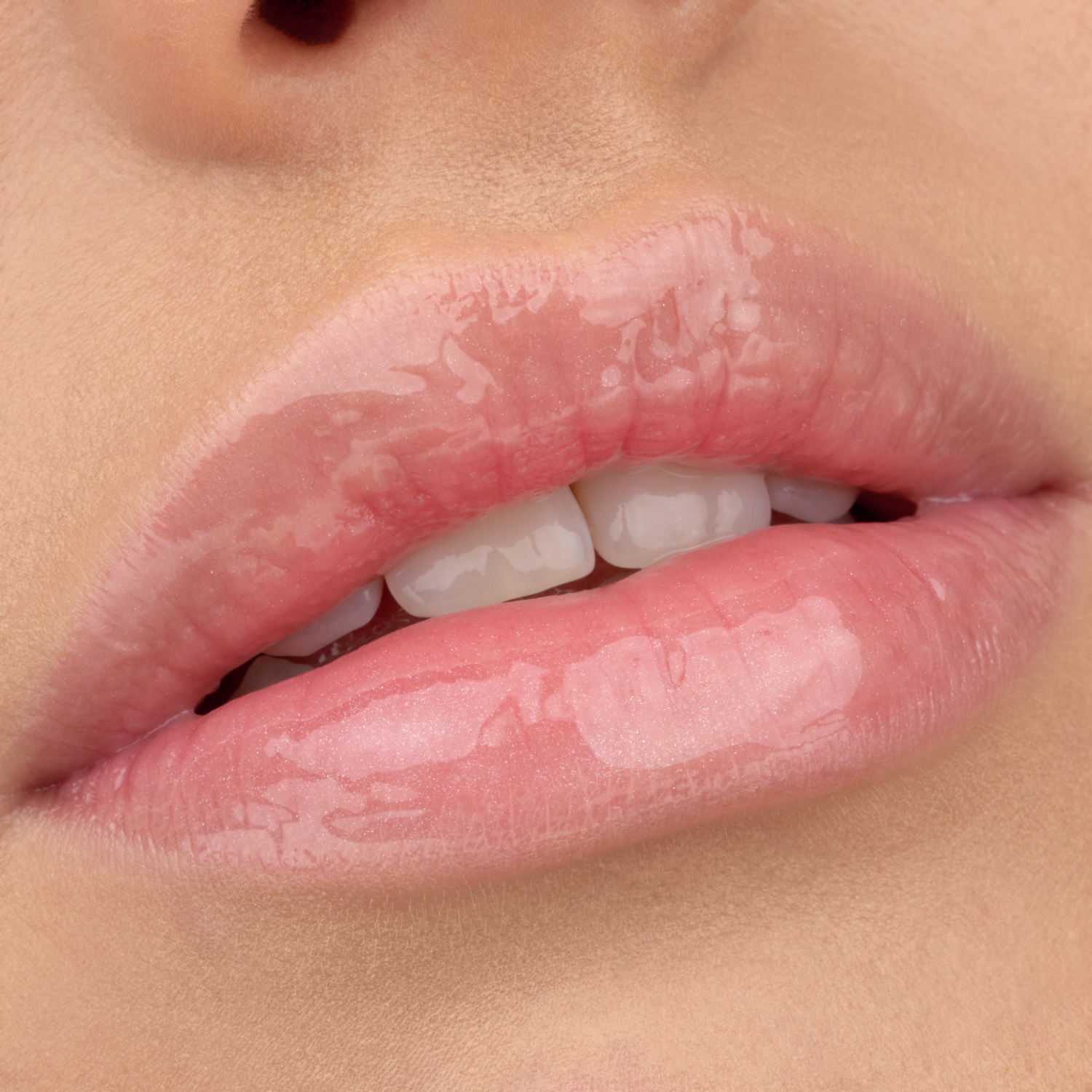 Brillo Labial Juicy Bomb 101 ESSENCE 10 Ml