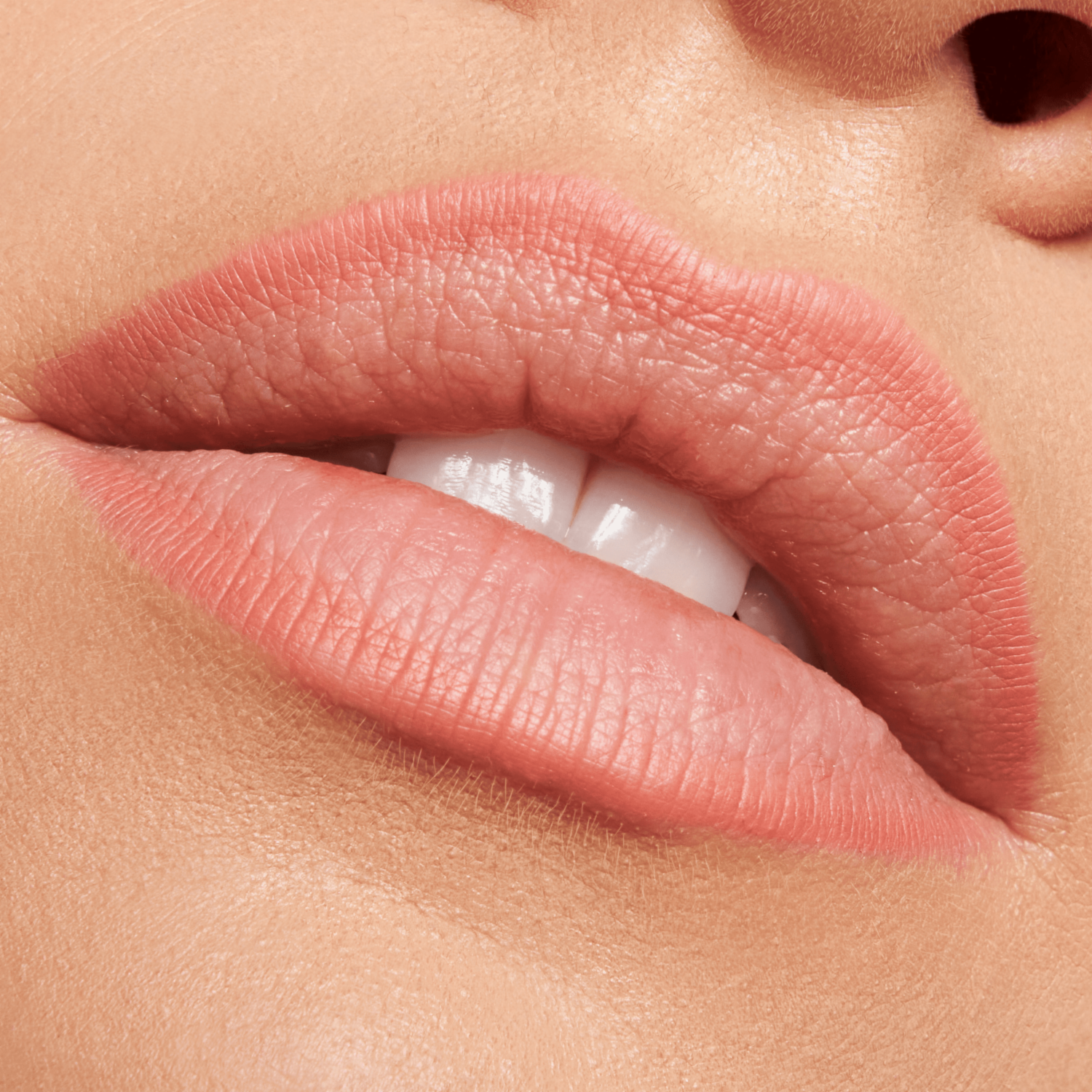Labial En Barra 8H Matte Comfort ESSENCE 0.3 G
