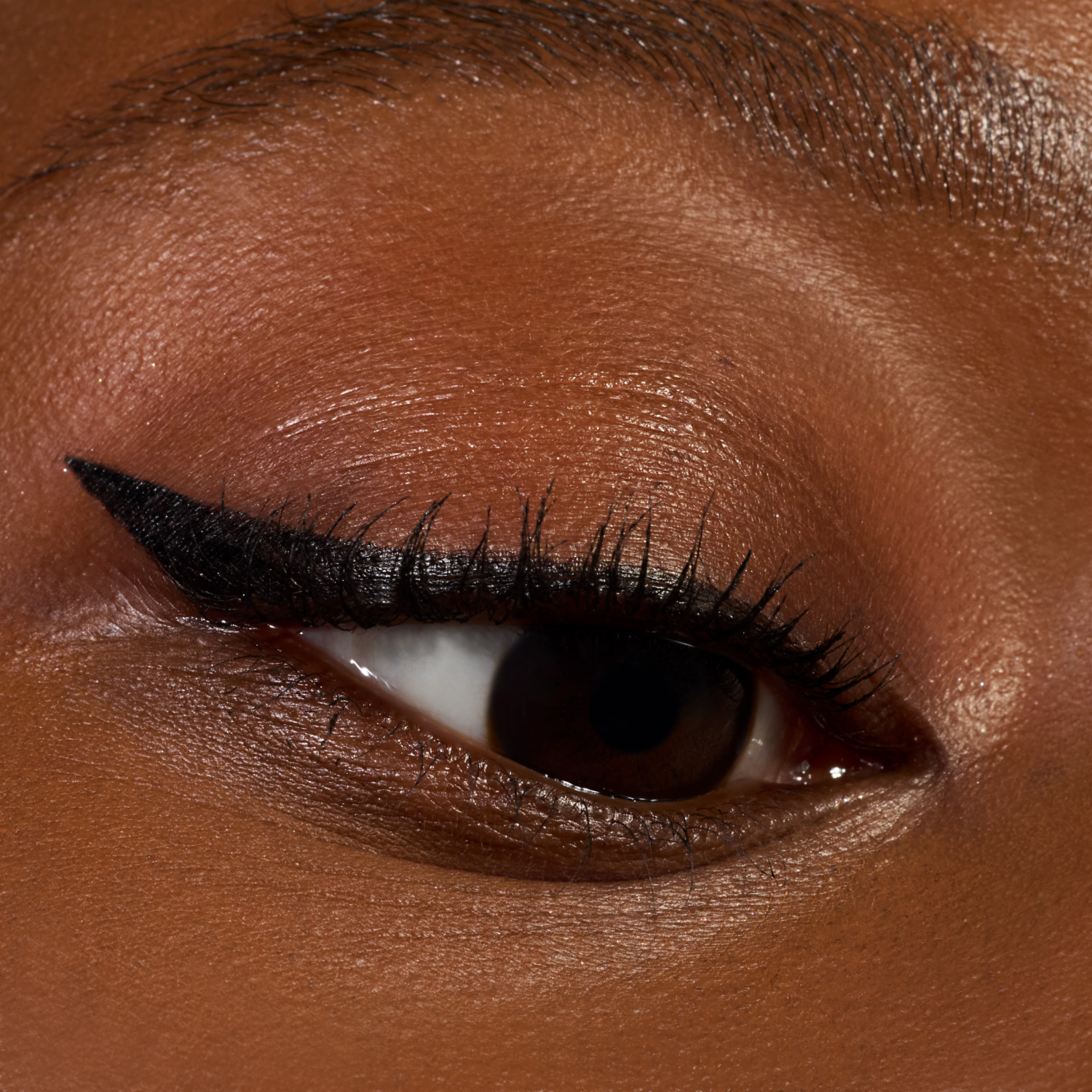 Delineador De Ojos En Plumón Quick Wing! Stamp ESSENCE 3.5 Ml