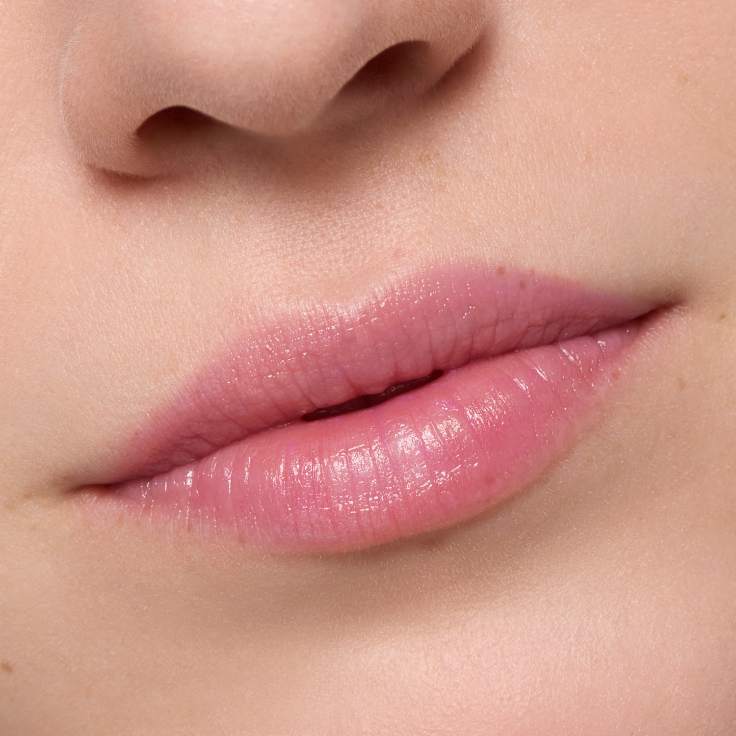 Bálsamo Labial Heart Core Fruity ESSENCE 3 G