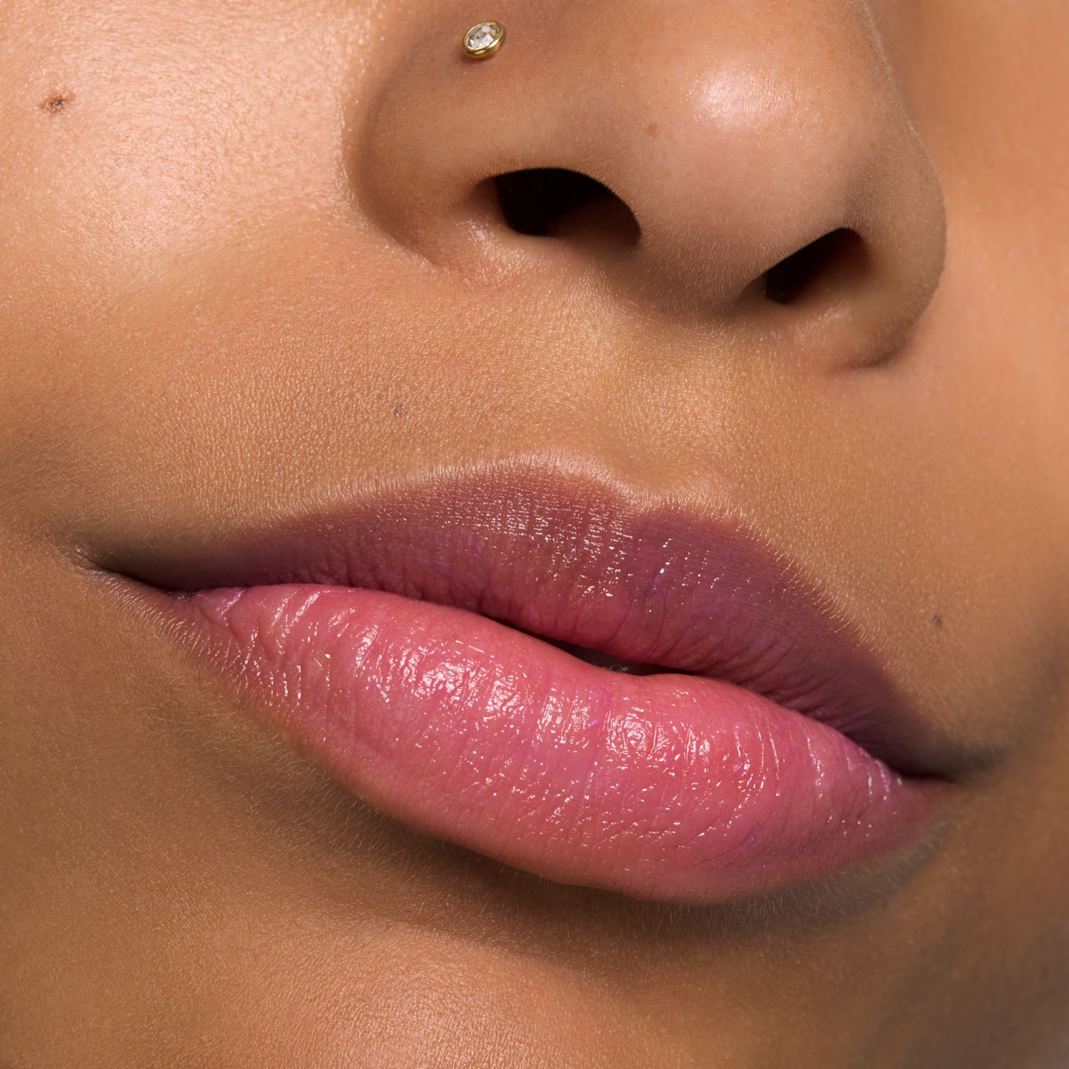 Bálsamo Labial Heart Core Fruity ESSENCE 3 G