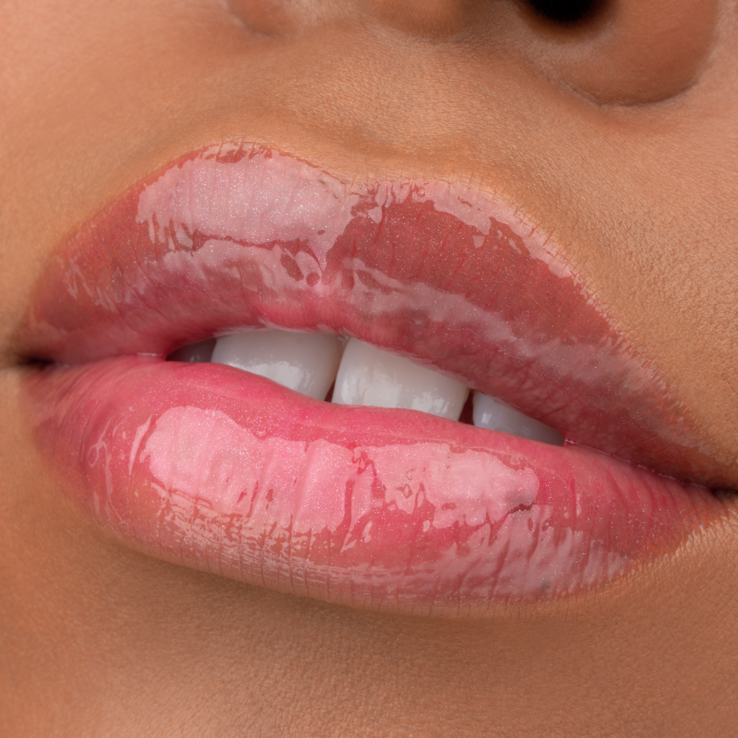 Brillo Labial Juicy Bomb 104 ESSENCE 10 Ml