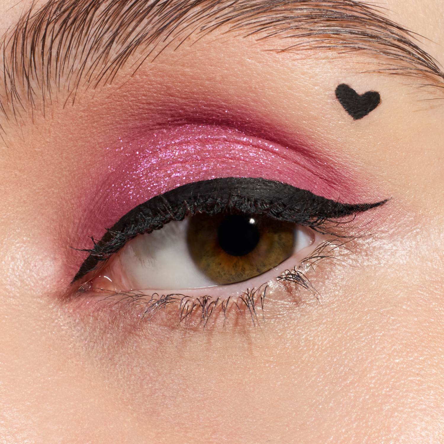 Delineador De Ojos Líquido Lash Princess Waterproof. ESSENCE 3 Ml