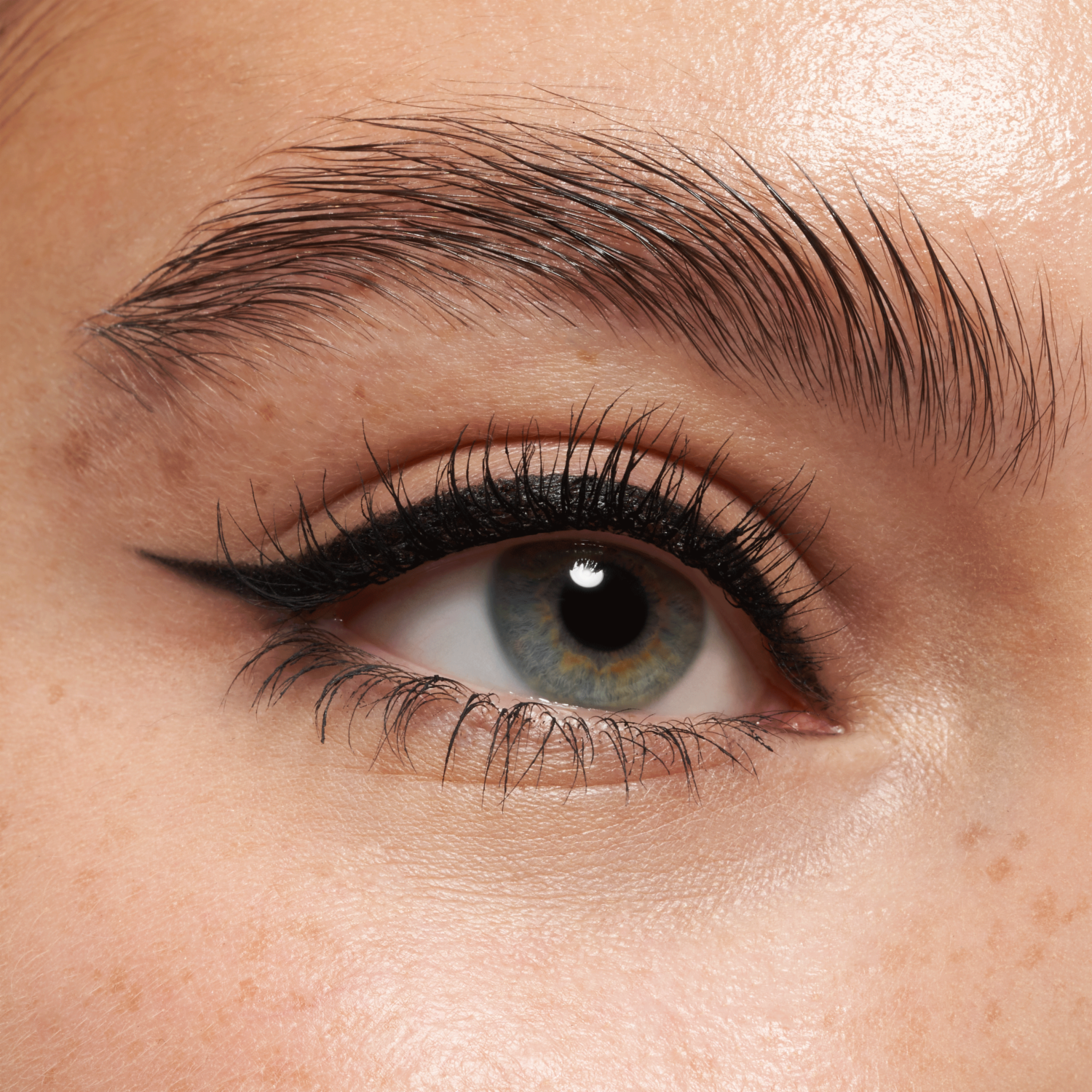 Delineador De Ojos Kajal 01 ESSENCE 1 G