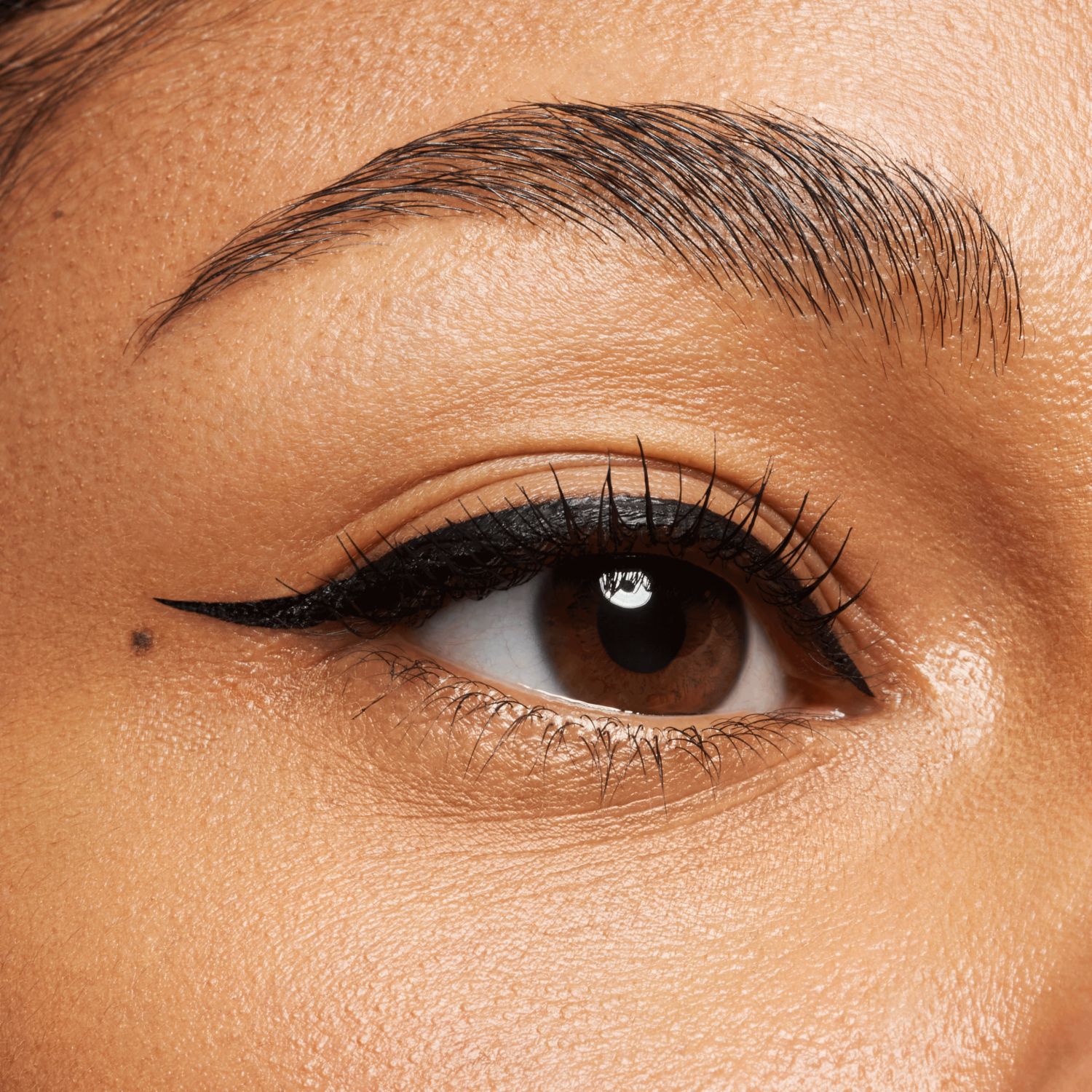 Delineador De Ojos Líquido24H Ink Eyeliner Waterproof CATRICE 1.7 Ml