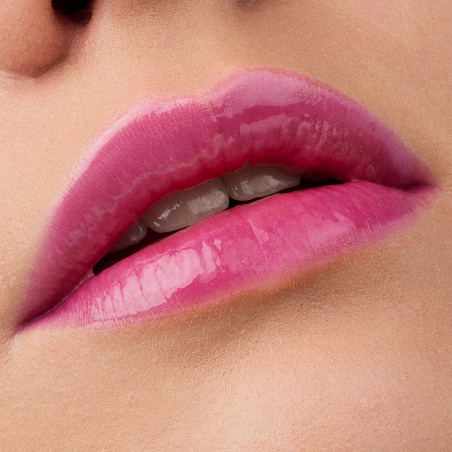 Tinta De Labios Glossin’ Glow Tinted CATRICE