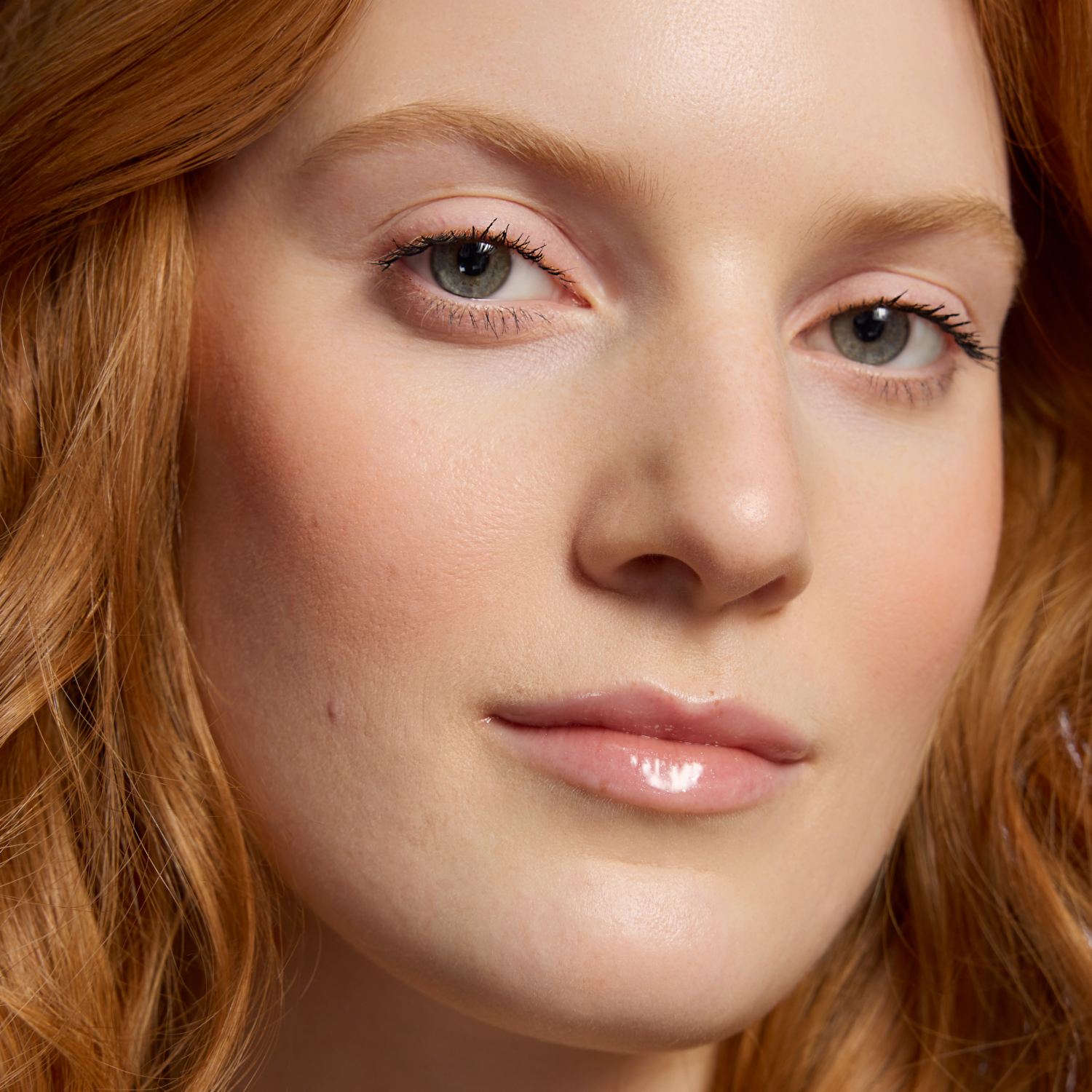 Tinta De Labios Glossin’ Glow Tinted CATRICE
