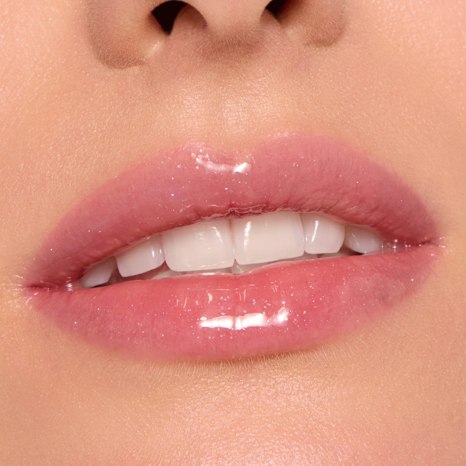 Tinta De Labios Glossin’ Glow Tinted CATRICE