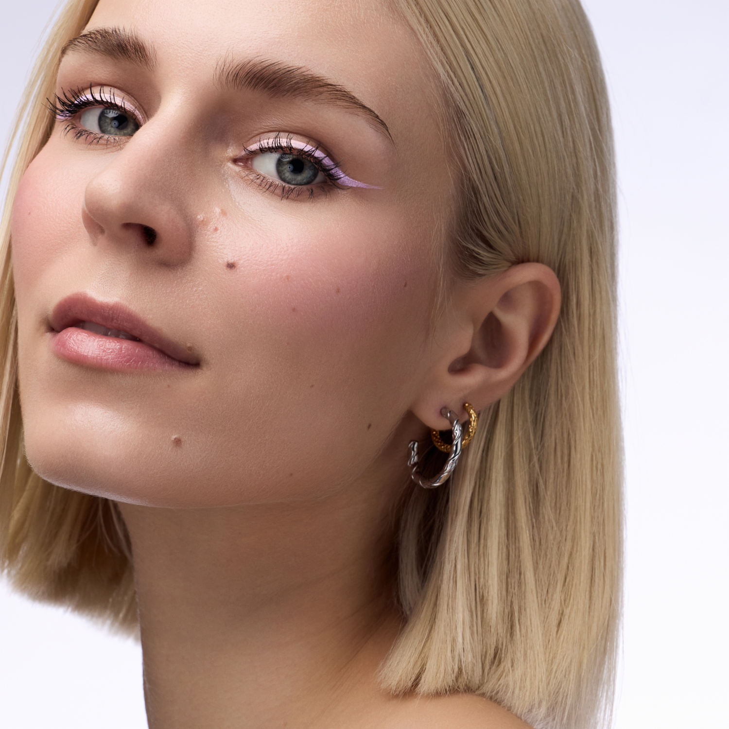 Delineador De Ojos En Paleta Matte Water-Activated CATRICE 8.5 G