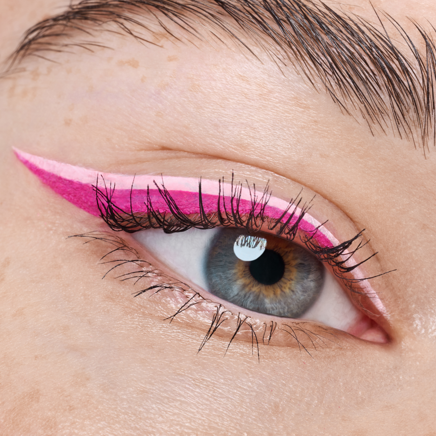 Delineador De Ojos En Paleta Matte Water-Activated CATRICE 8.5 G