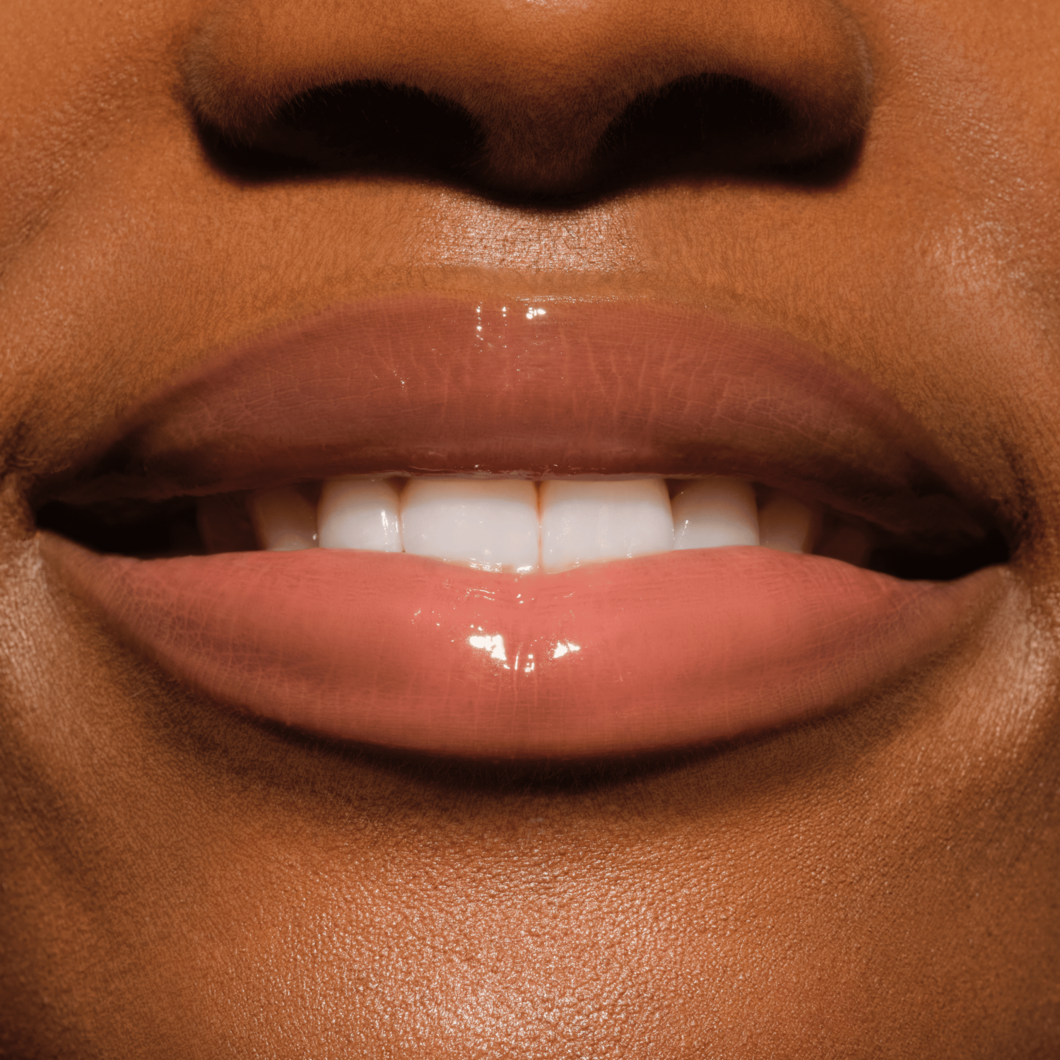 Bálsamo Labial Butter Drippin’ Glossy CATRICE