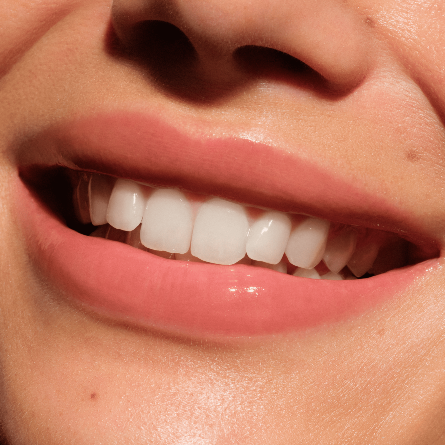 Bálsamo Labial Butter Drippin’ Glossy CATRICE